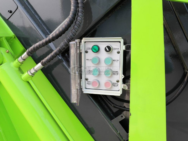 control panel of isuzu compactor garbage truck