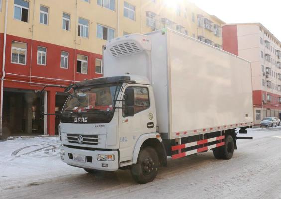 6-8Tons DFAC 4x2 Fresh Meat refrigeration truck