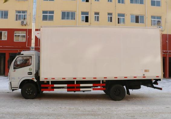6-8Tons DFAC 4x2 Fresh Meat refrigeration truck